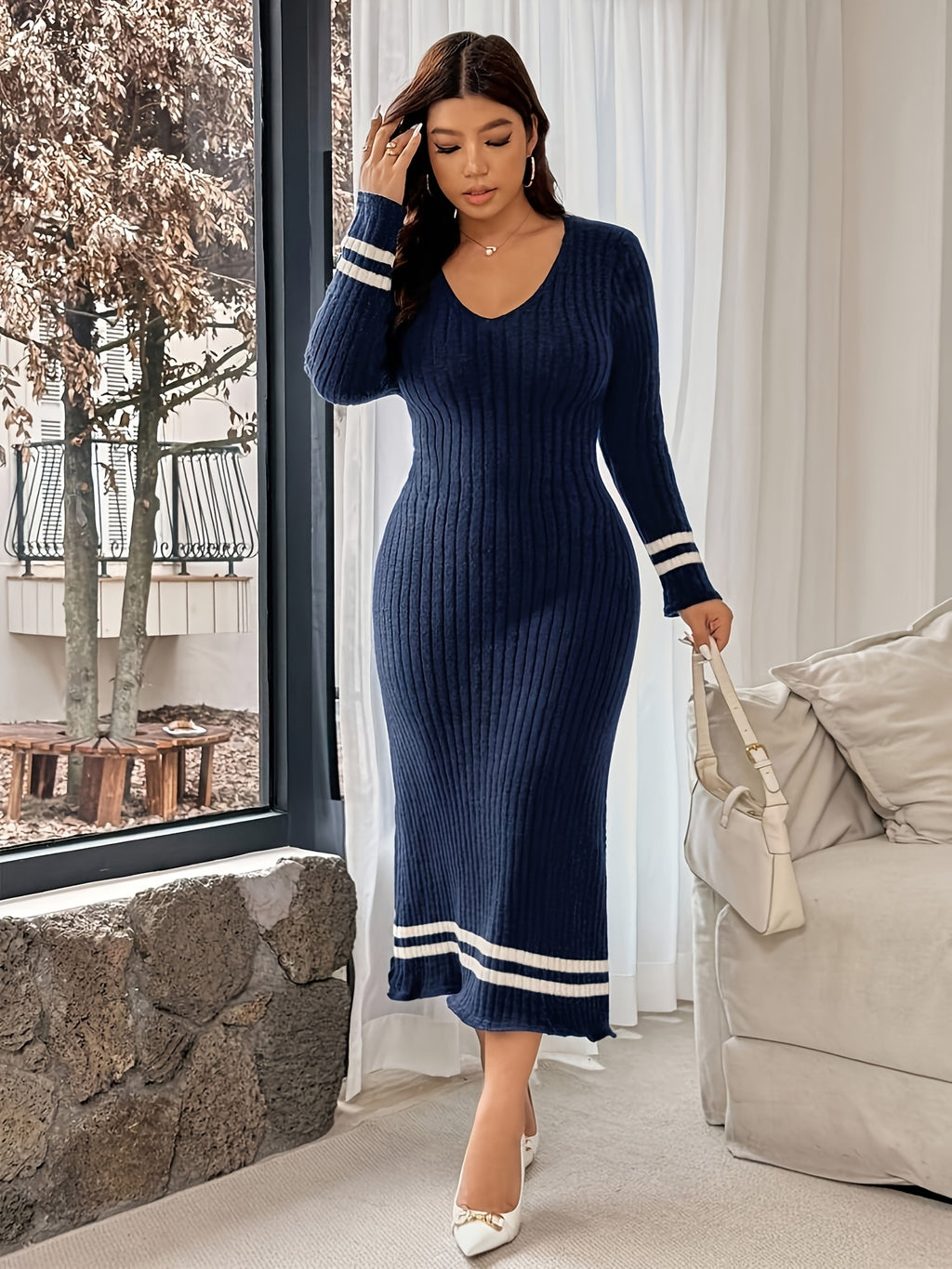 Robe pull longue grande taille — Bandes contrastées écrues