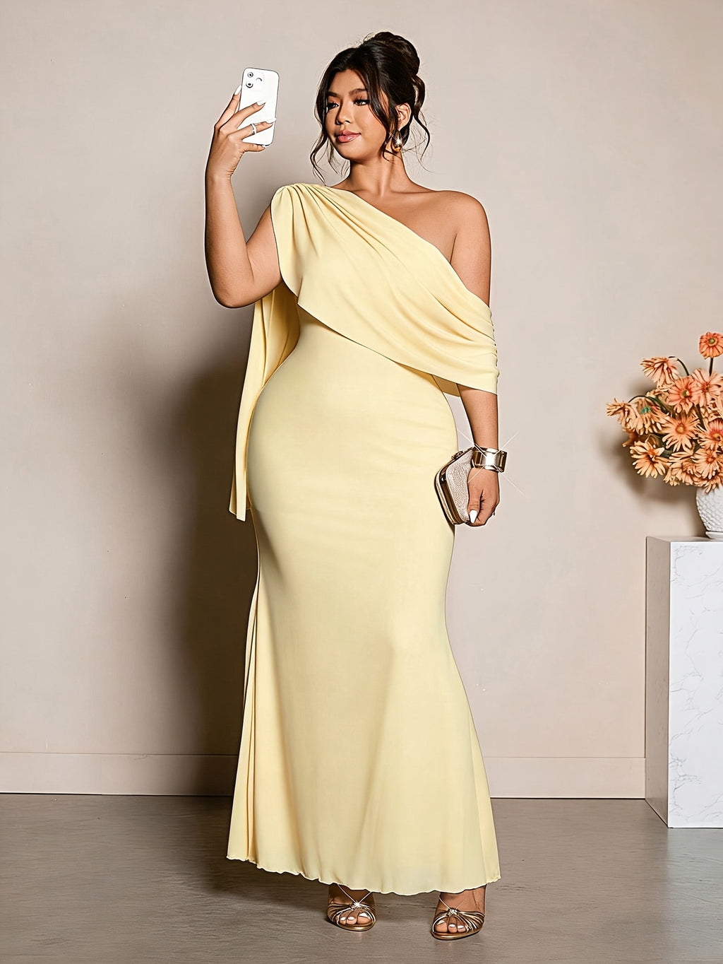 Robe sirène grande taille — Manche cape sur une seule épaule