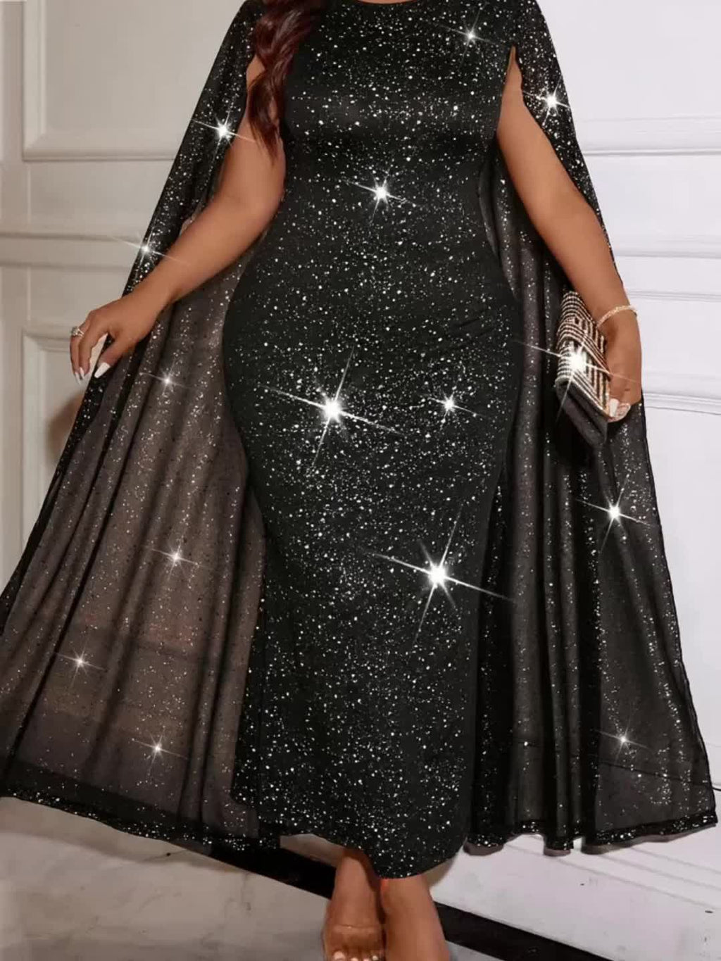 Robe de soirée grande taille — Longue cape de résille noire