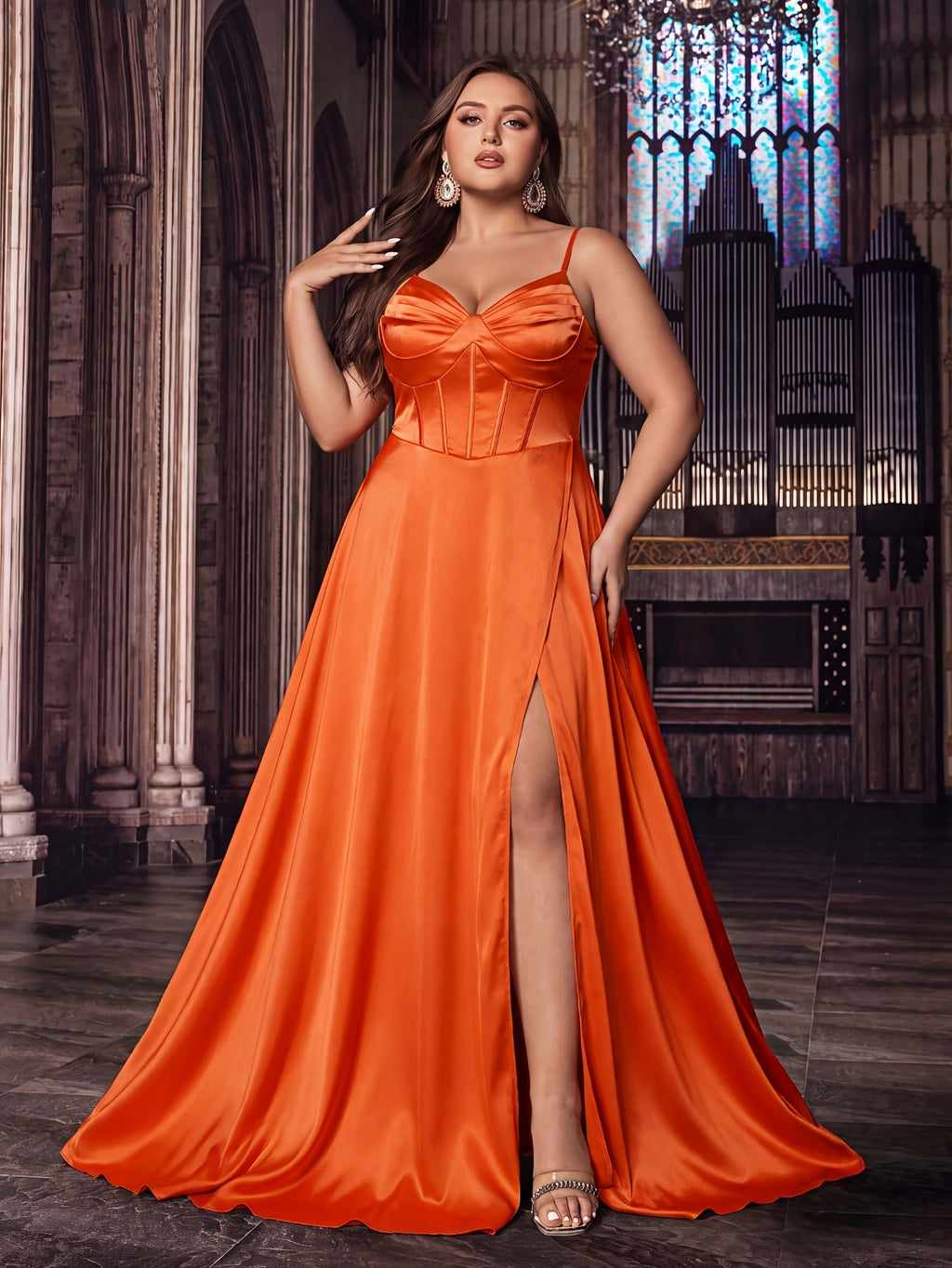 Robe de soirée grande taille — Corset satin lacé et fente