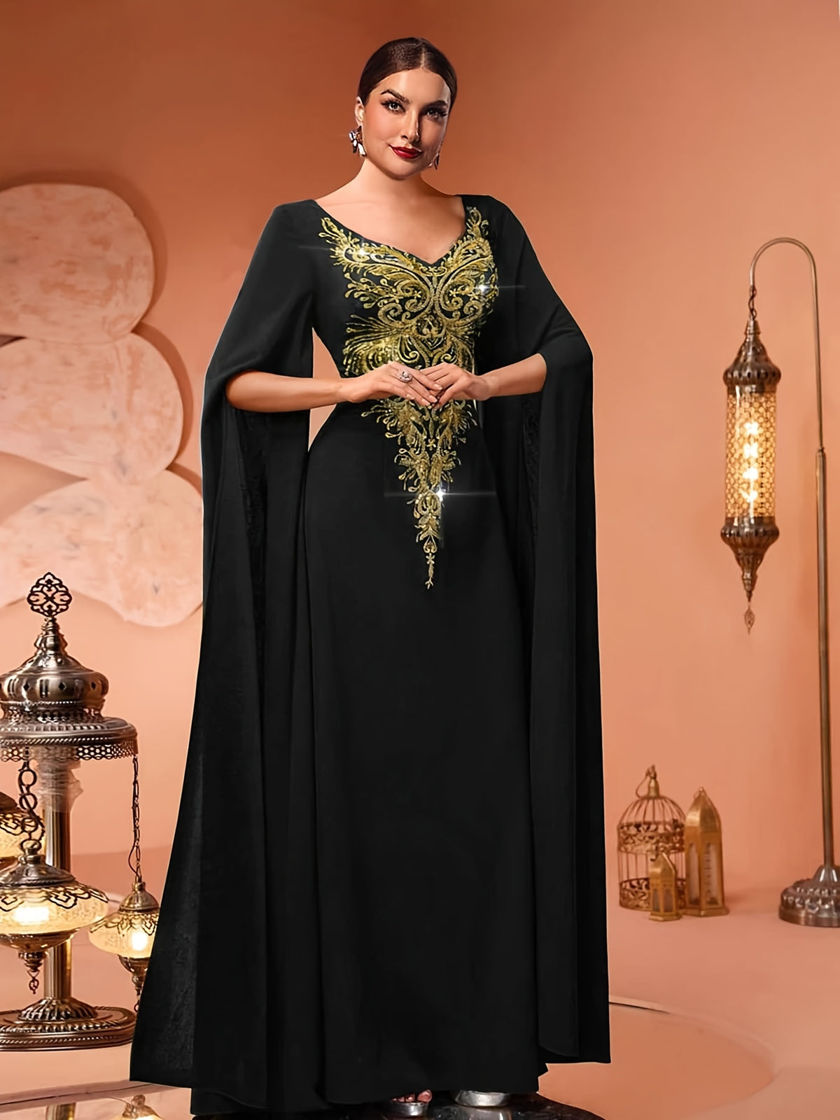 Robe de soirée grande taille, noire à arabesques