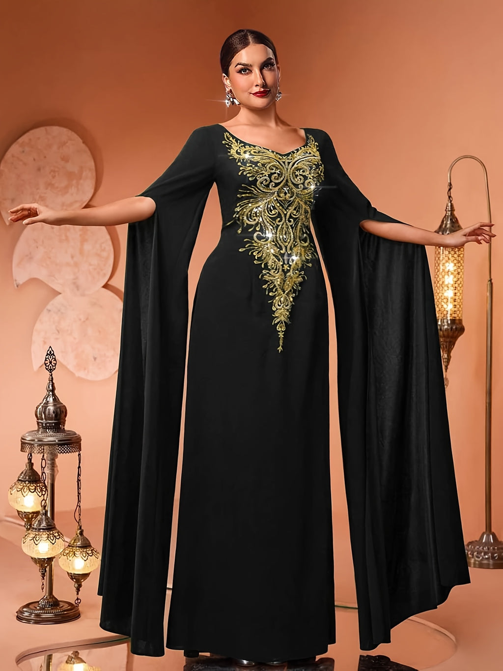 Robe de soirée grande taille, noire à arabesques