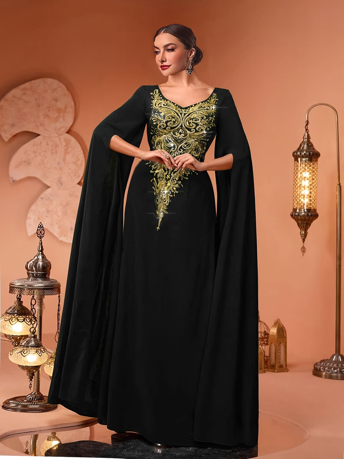Robe de soirée grande taille, noire à arabesques