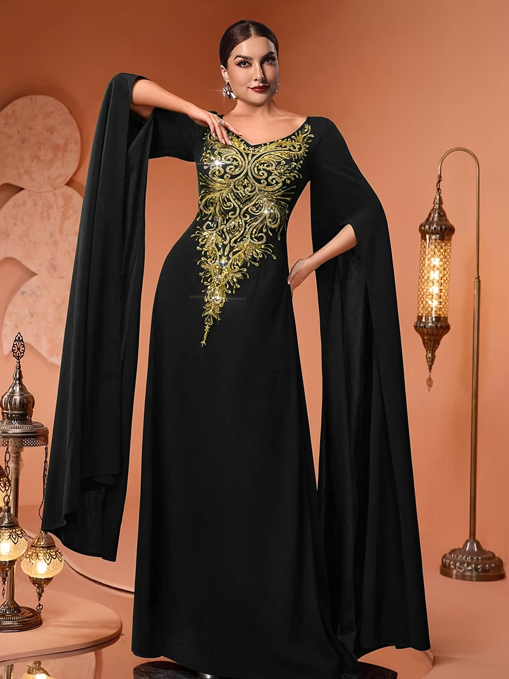 Robe de soirée grande taille, noire à arabesques