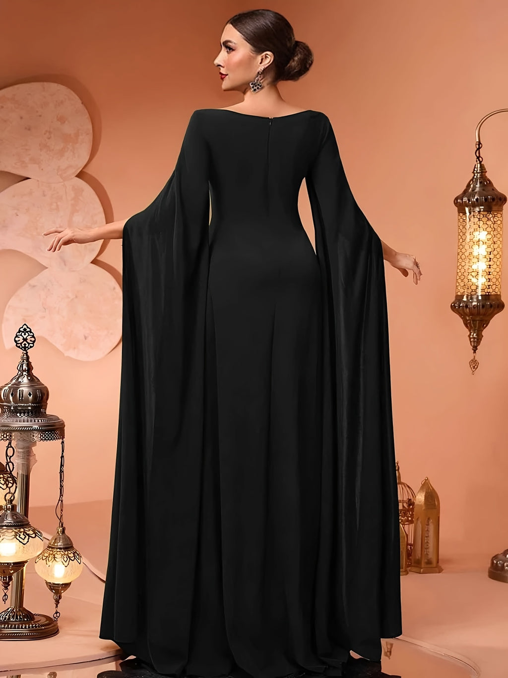 Robe de soirée grande taille, noire à arabesques