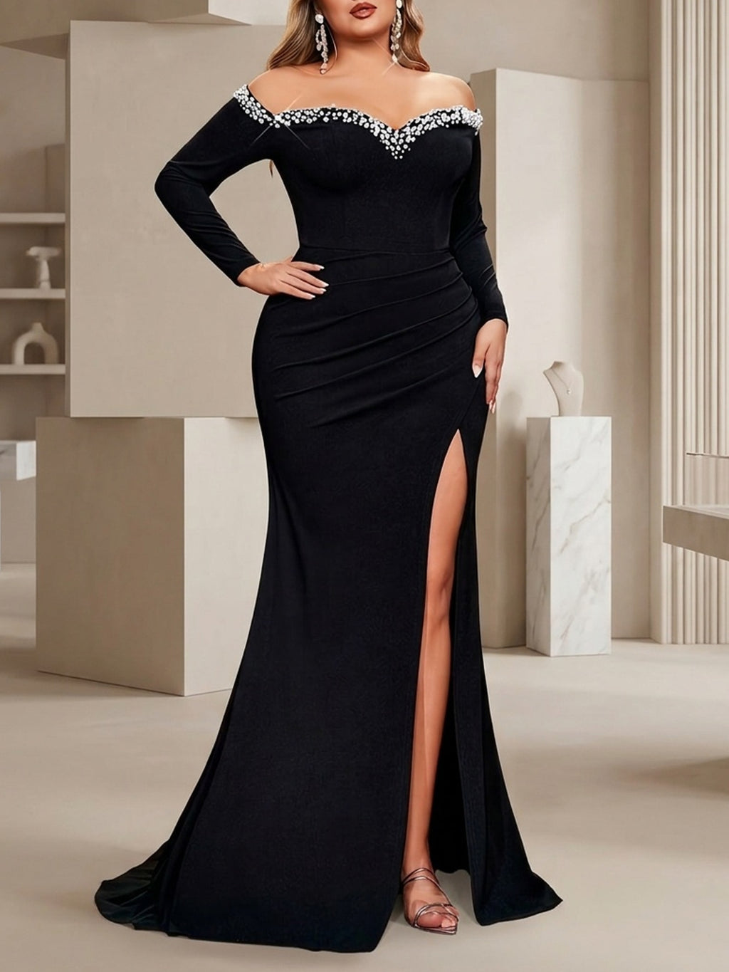 Robe de soirée grande taille — Bustier serti et jupe drapée