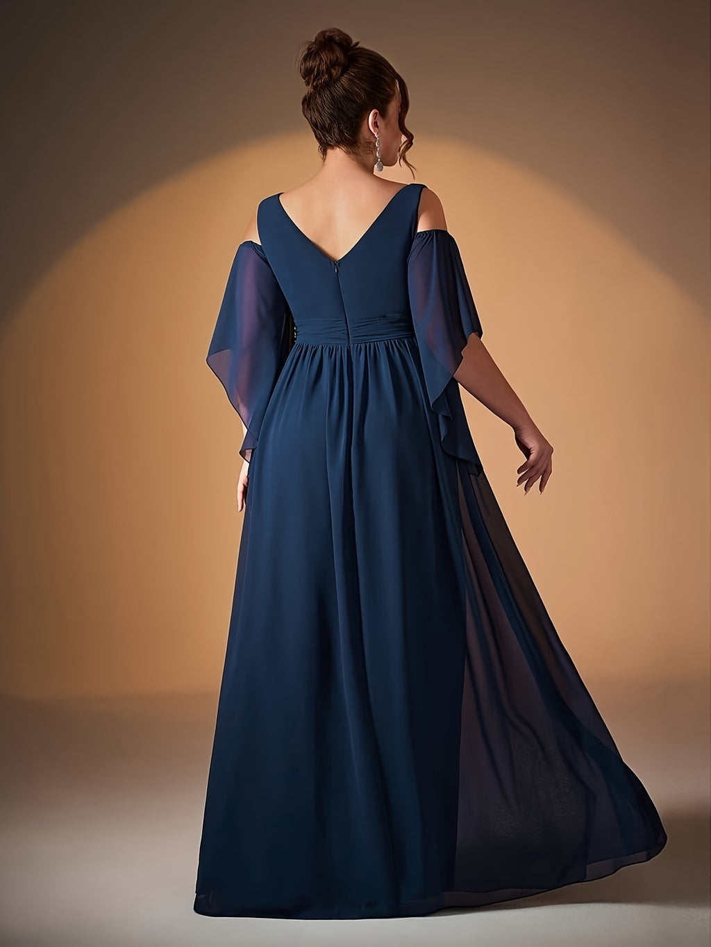Robe de soirée grande taille — Bretelles sur épaule nue
