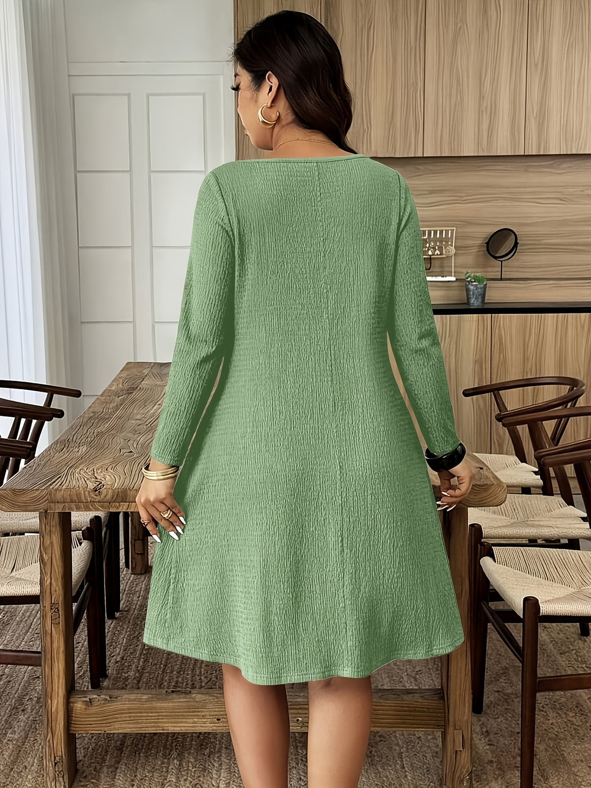 Robe trapèze grande taille — Maille gaufrée et boutons marbrés