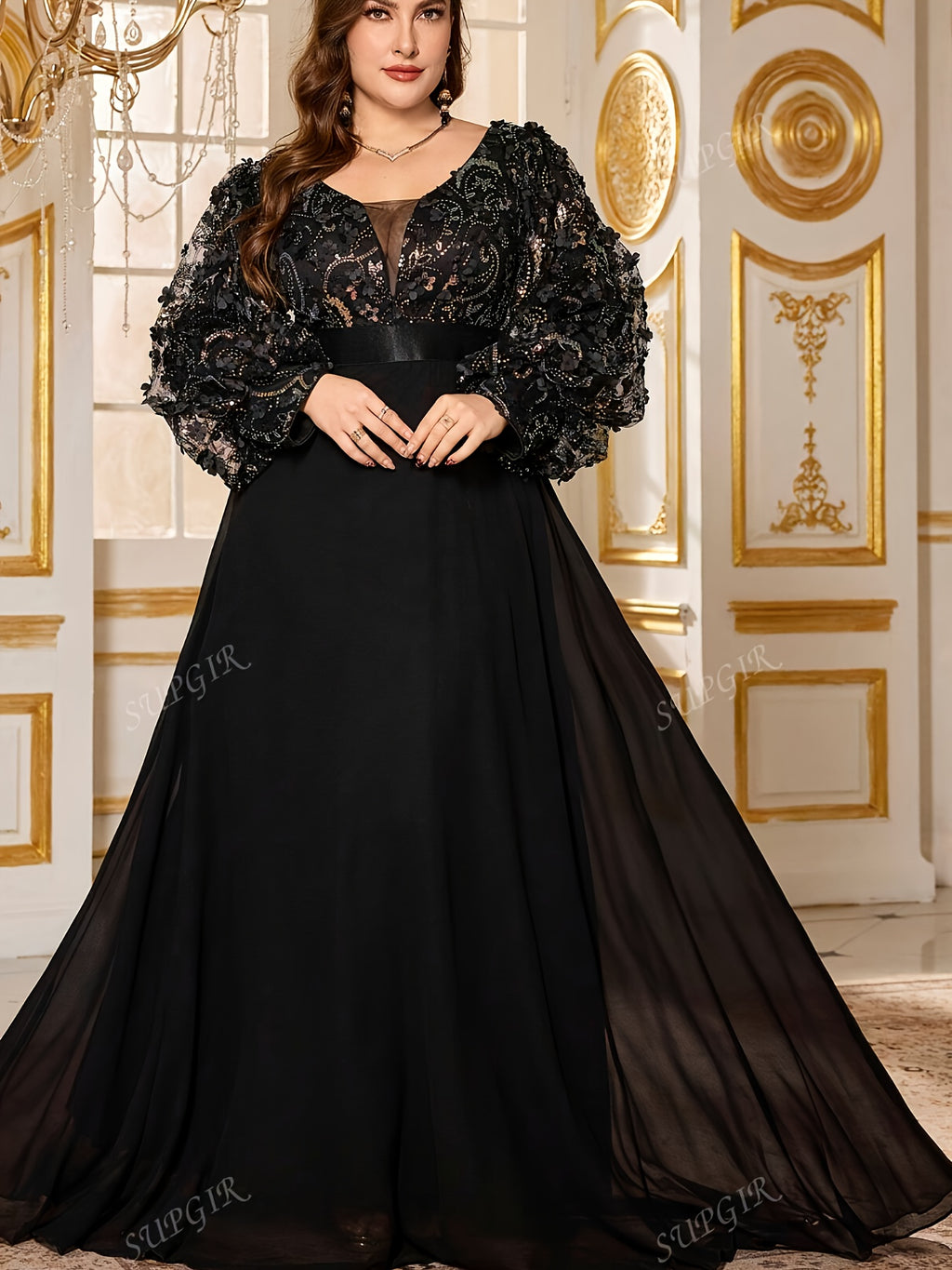 Robe trapèze grande taille — Noire, fleurs en relief et mousseline
