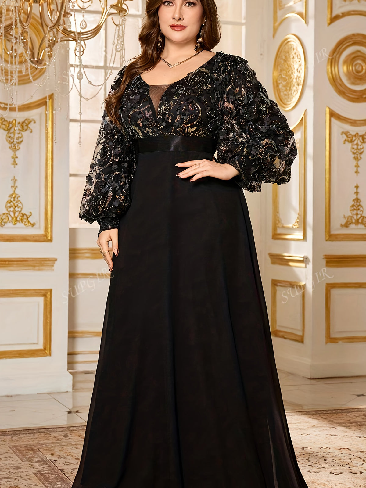 Robe trapèze grande taille — Noire, fleurs en relief et mousseline