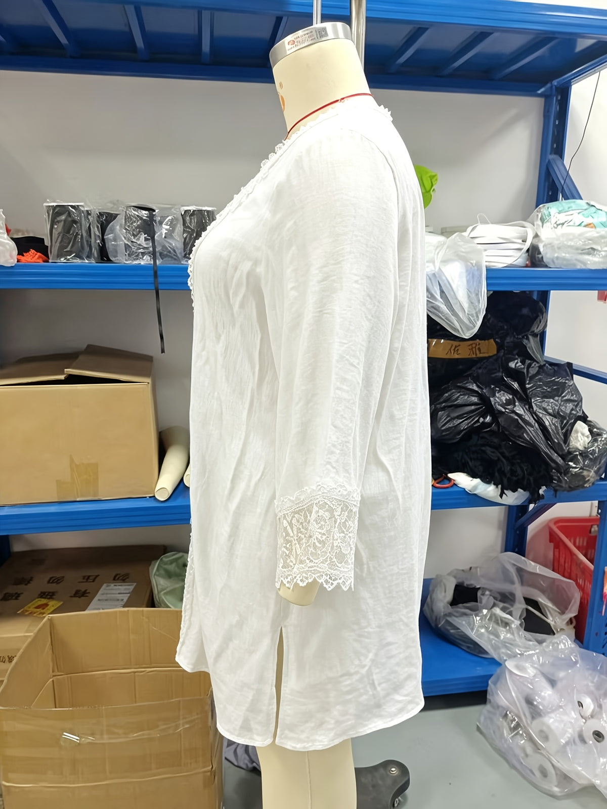 Robe tunique grande taille — Noire à panneau de guipure