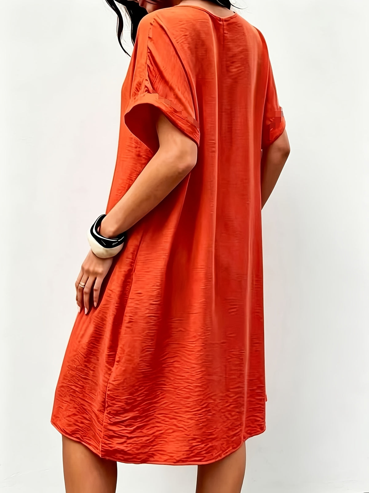 Robe unie grande taille — Terracotta ou noir, encolure échancrée