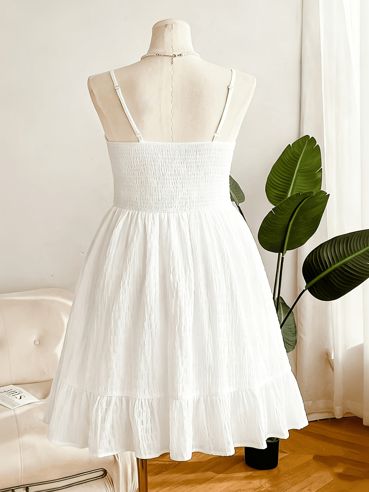 Robe vert sauge grande taille — Tissu gaufré et buste ruché
