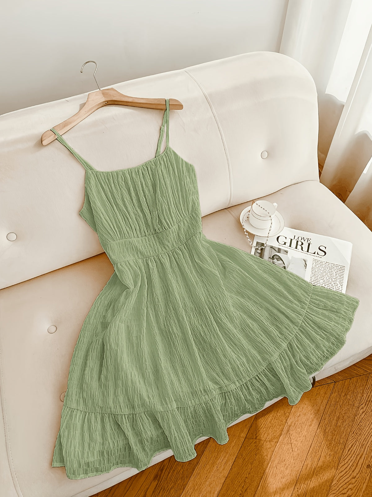 Robe vert sauge grande taille — Tissu gaufré et buste ruché