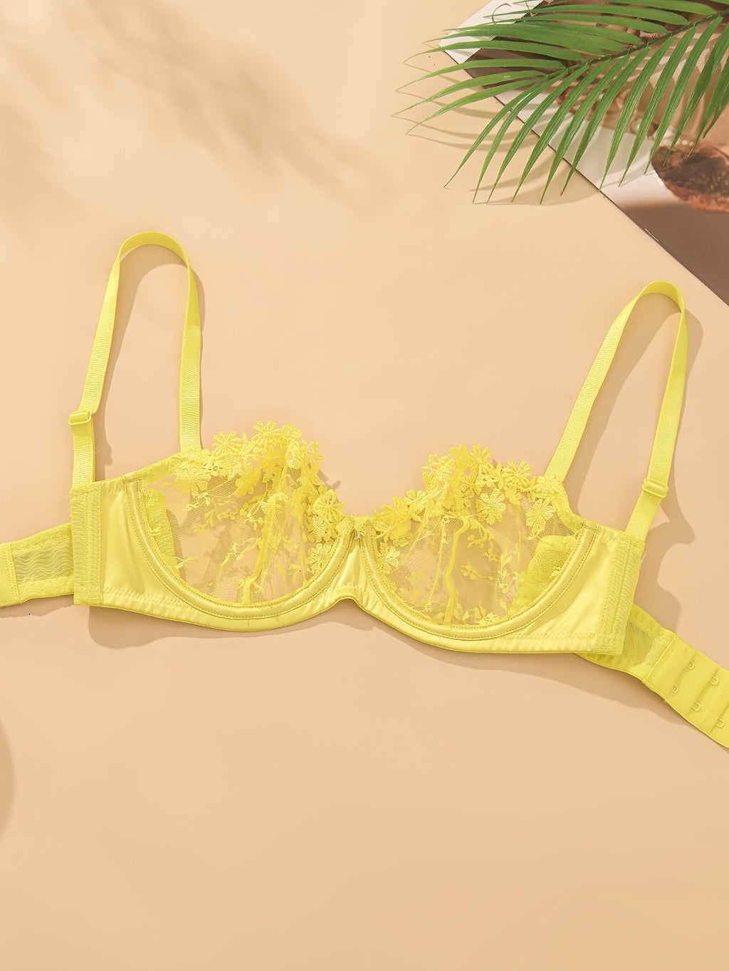 Soutien-gorge balconnet grande taille — Guipure à marguerites