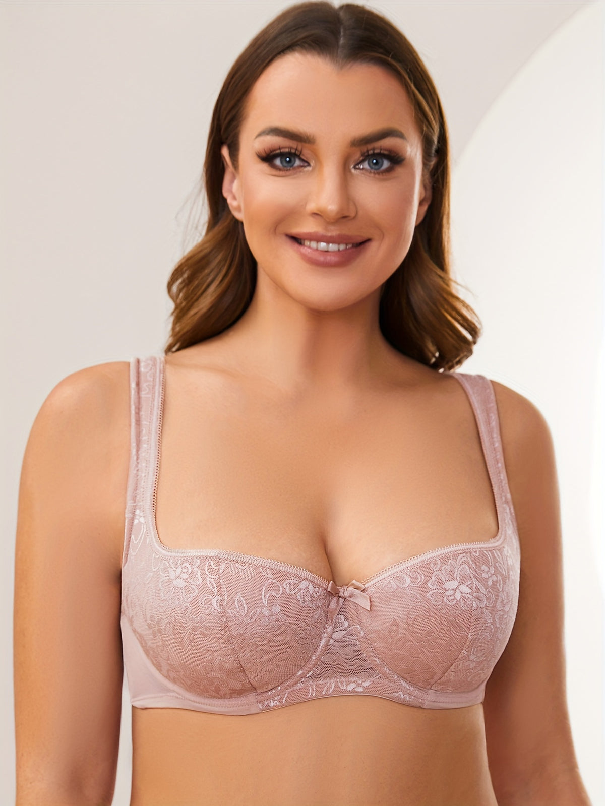 Soutien-gorge grande taille — Bretelles larges, dentelle