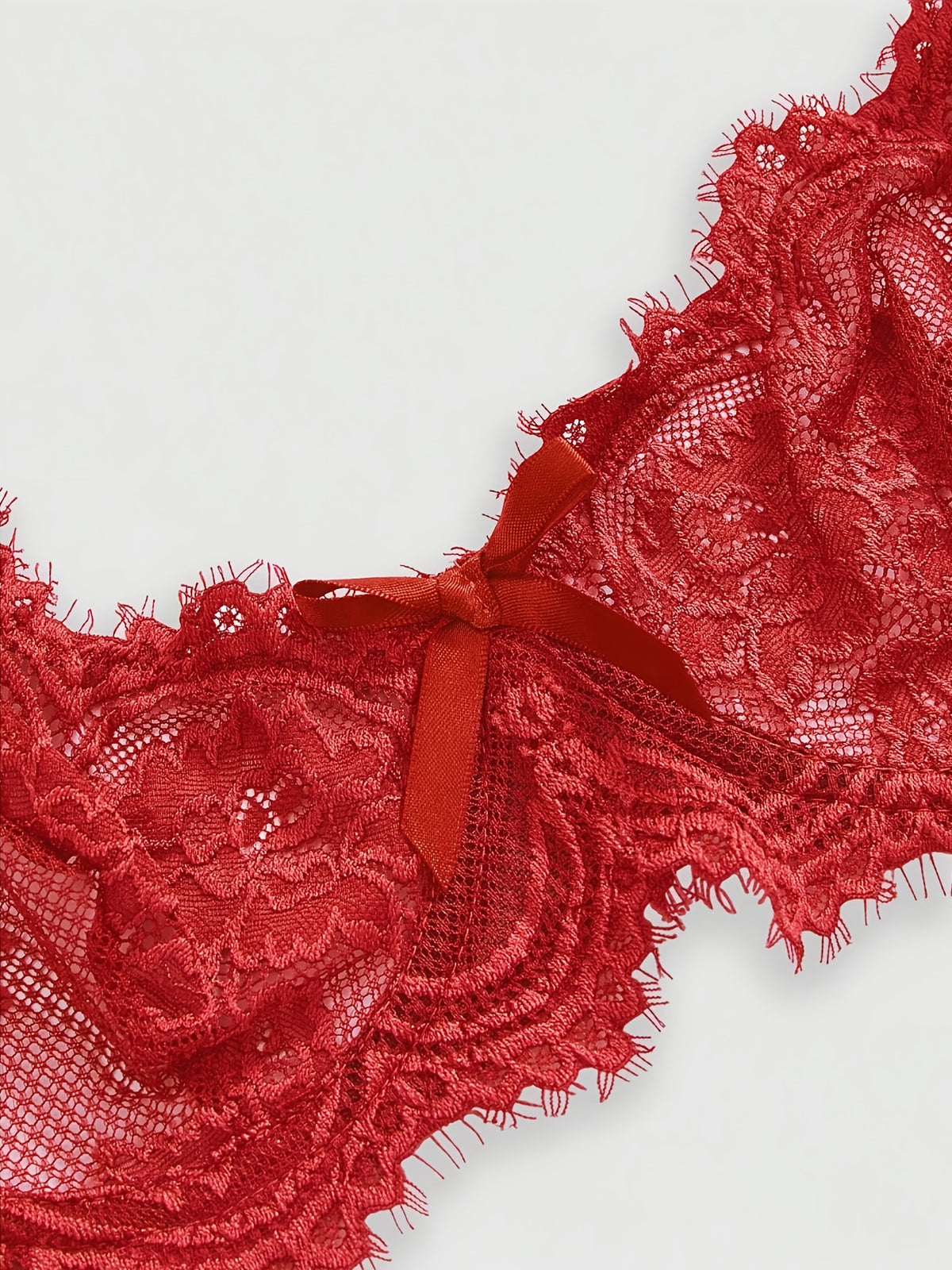 Soutien-gorge grande taille, dentelle à cils sur armature