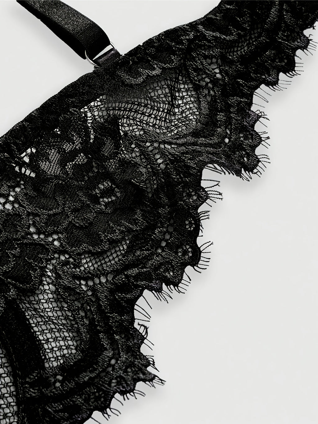 Soutien-gorge grande taille, dentelle à cils sur armature