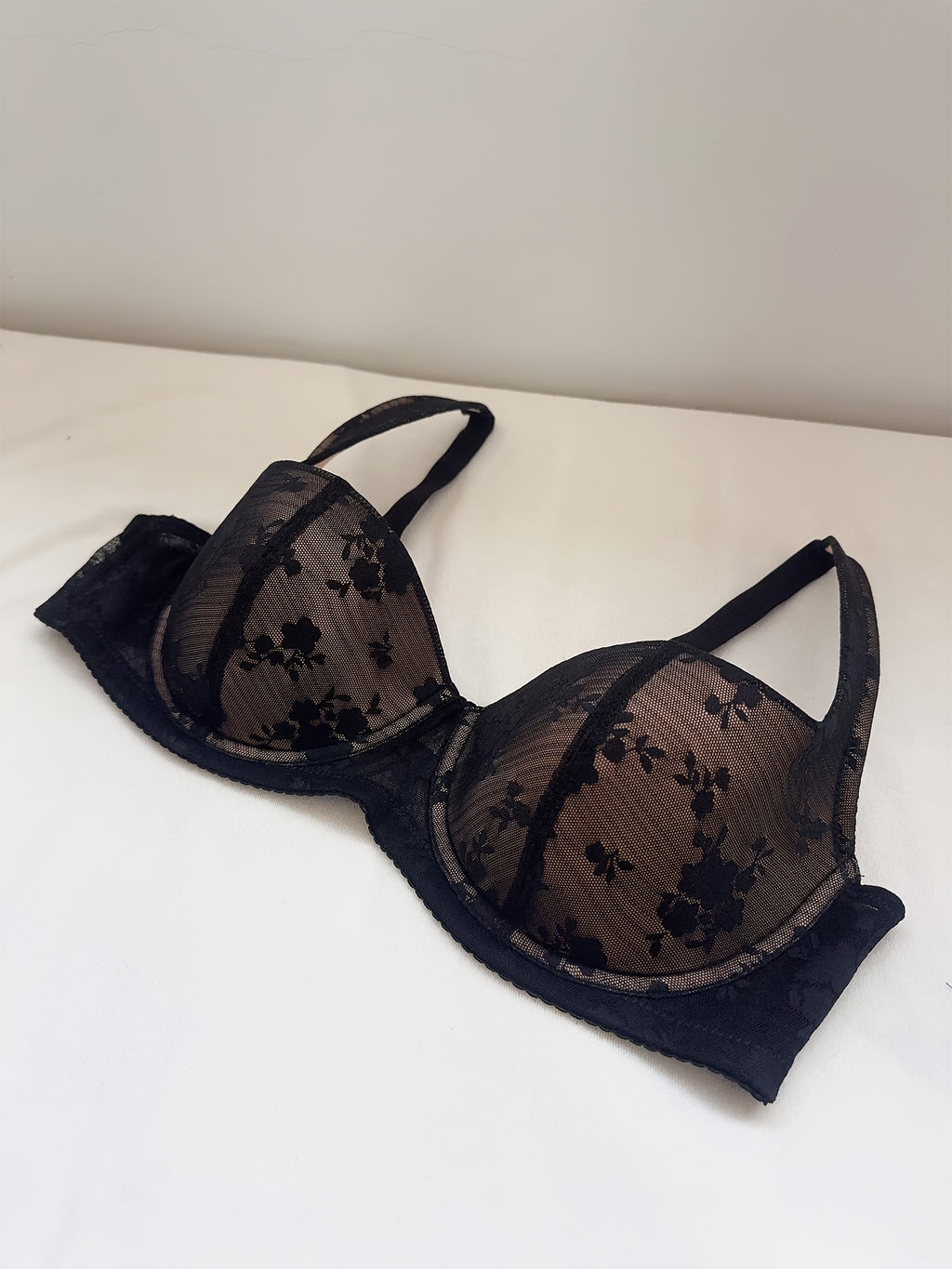 Soutien-gorge grande taille — Demi-coupe et bonnet moulé