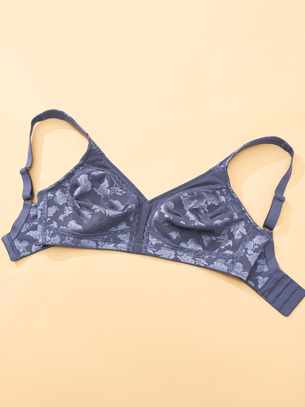 Soutien-gorge grande taille — Roses ajourées, quatre teintes