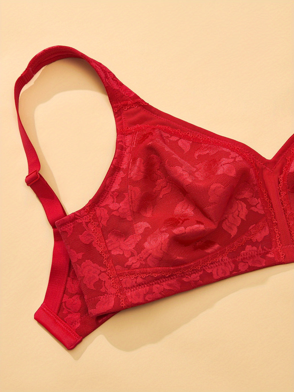 Soutien-gorge grande taille — Roses ajourées, quatre teintes