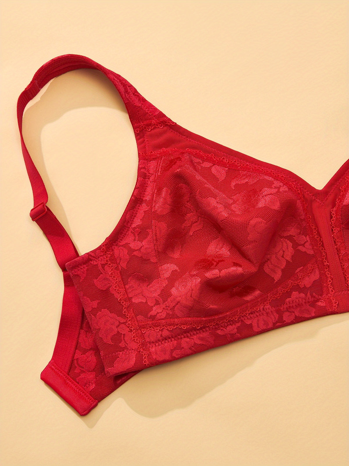 Soutien-gorge grande taille — Roses ajourées, quatre teintes