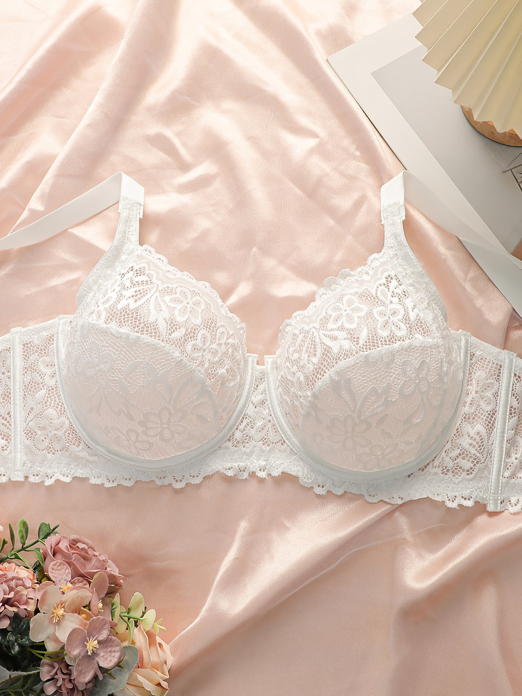 Soutien-gorge grande taille — Bonnet, côtés et ceinture ajourés