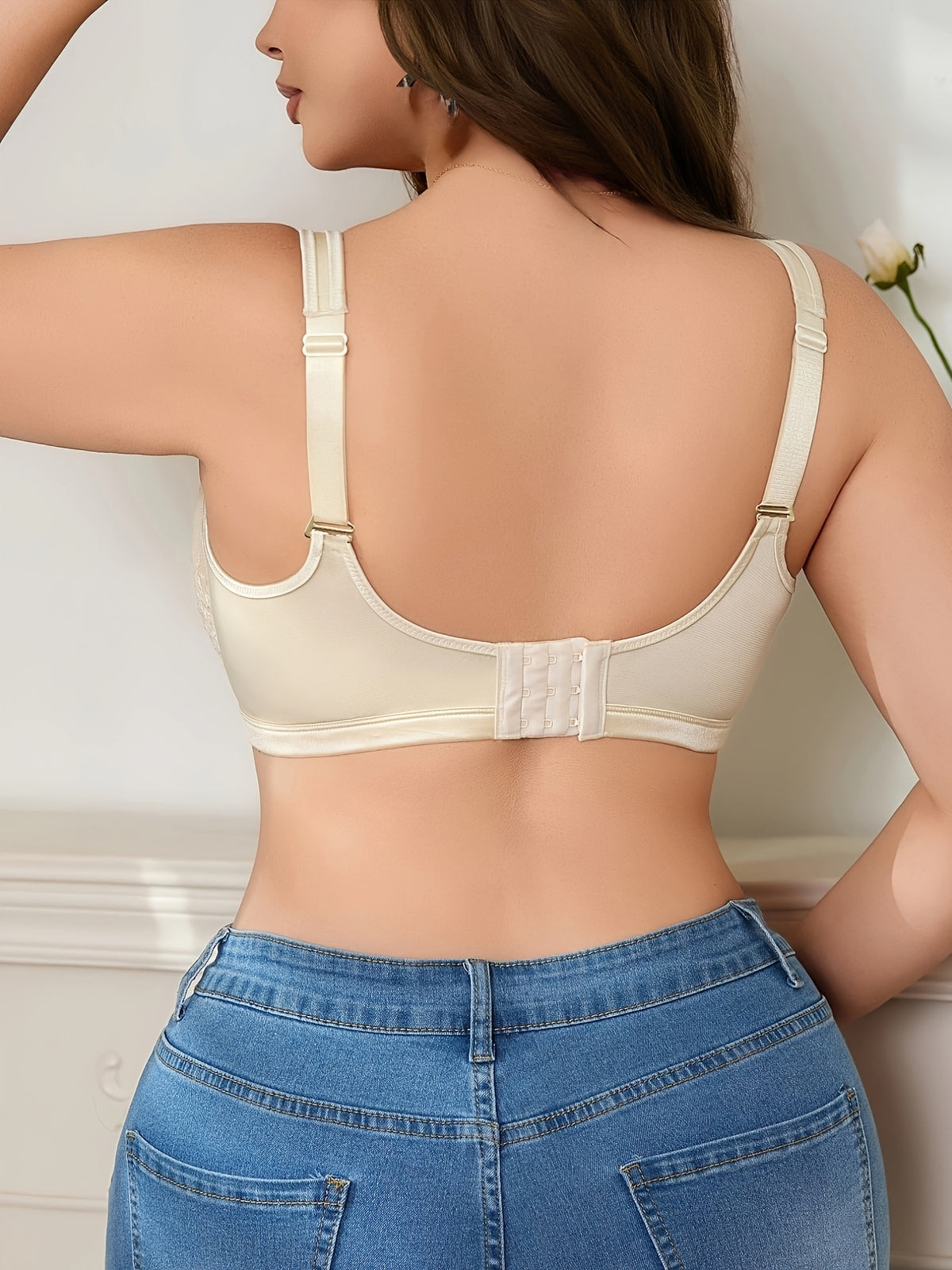 Soutien-gorge grande taille — Fleurs brodées sur tulle nu