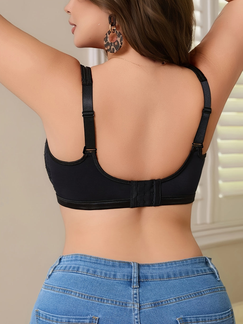 Soutien-gorge grande taille — Fleurs brodées sur tulle nu