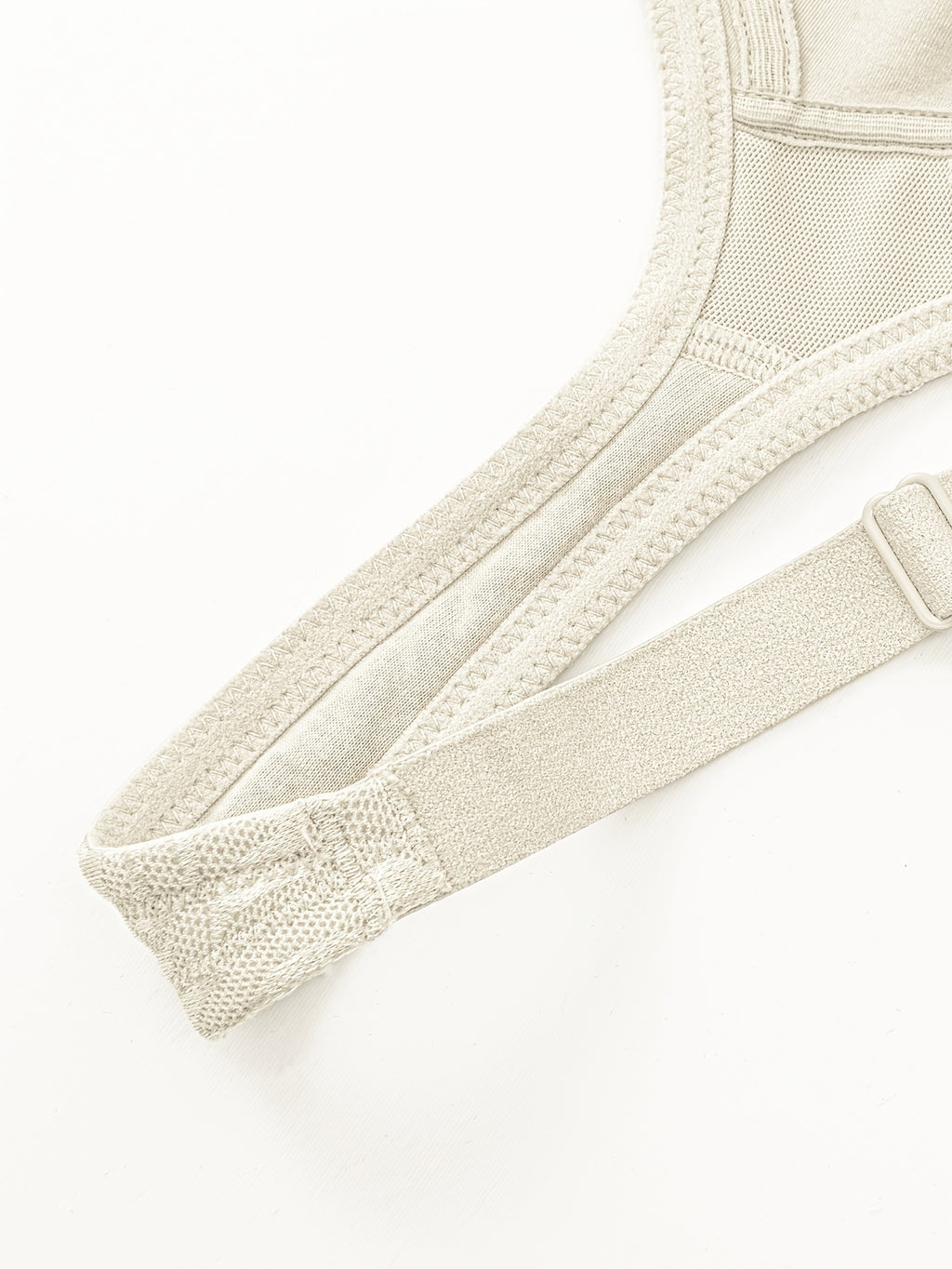 Soutien-gorge grande taille — Corolles tissées et feston