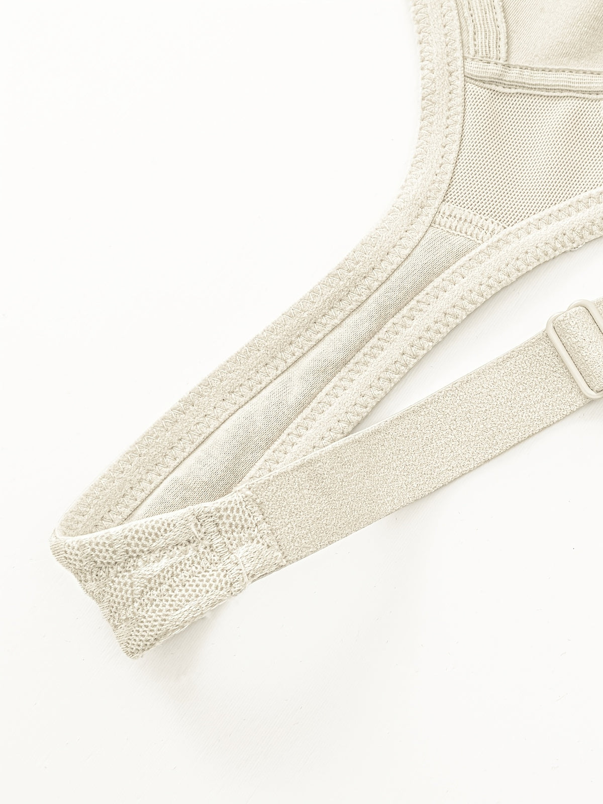 Soutien-gorge grande taille — Corolles tissées et feston