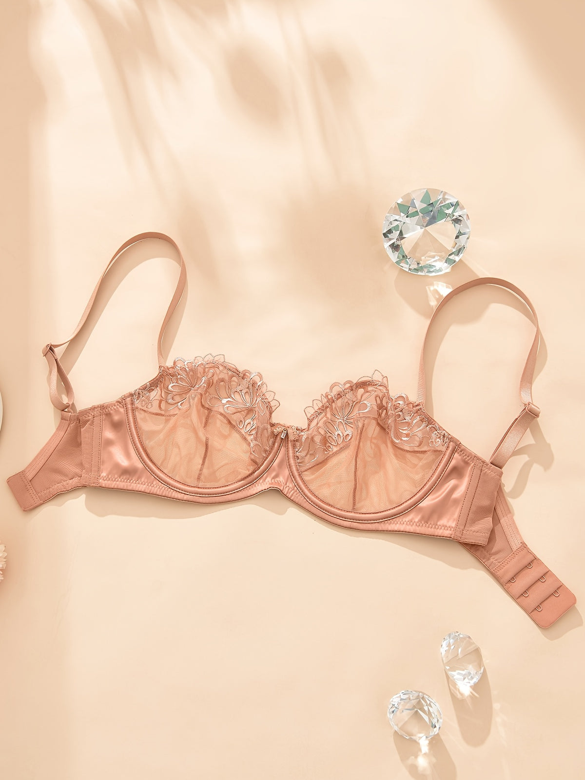Soutien-gorge grande taille — Maille transparente brodée