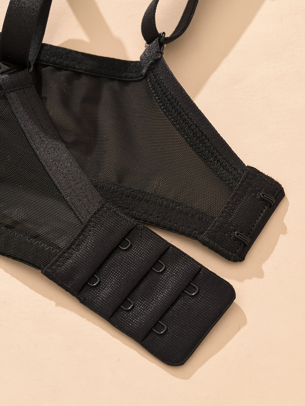 Soutien-gorge grande taille — Maille transparente brodée
