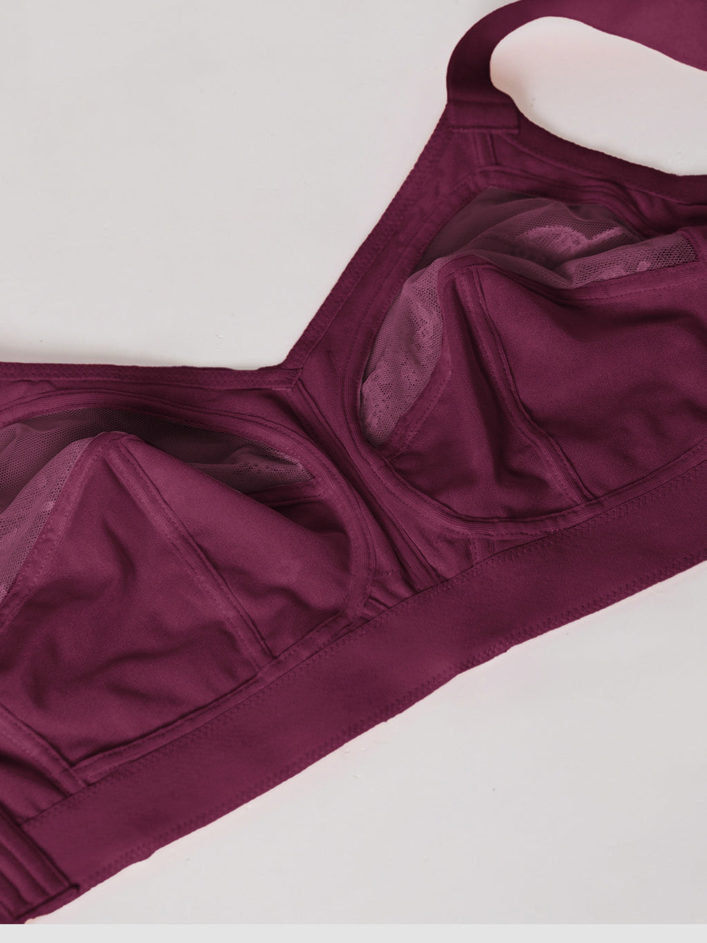 Soutien-gorge grande taille, fenêtres de tulle