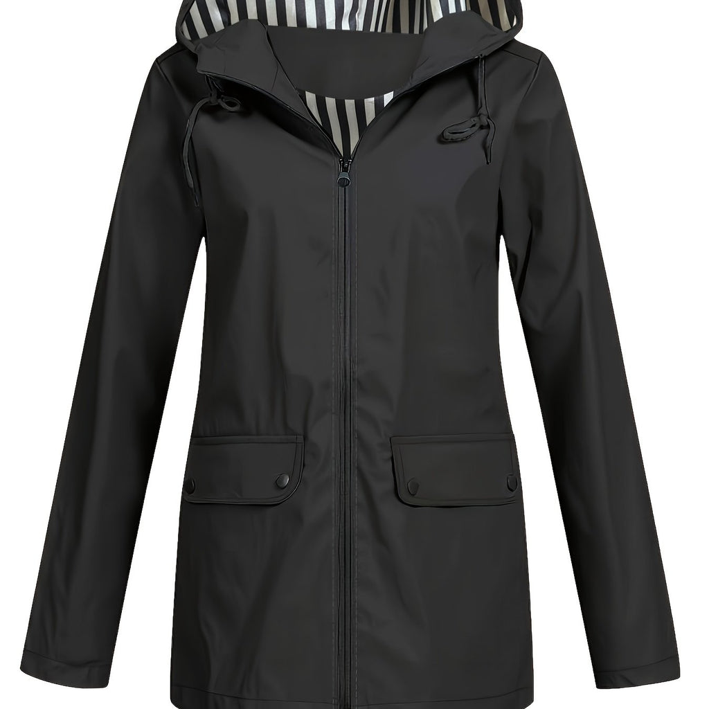 Veste grande taille, capuche, poches plaquées, esprit décontracté — matière : polyester