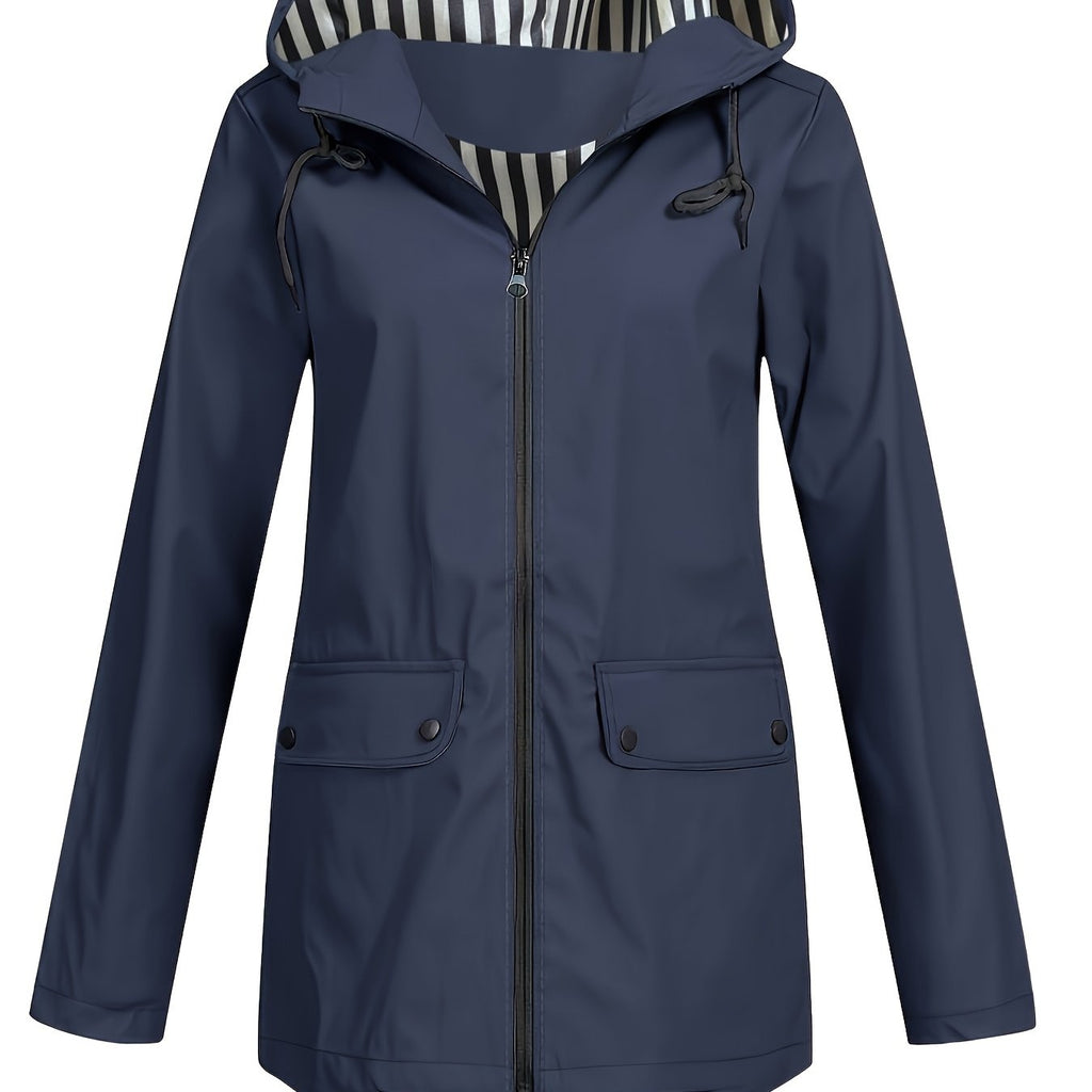 Veste grande taille, capuche, poches plaquées, esprit décontracté, porté de face