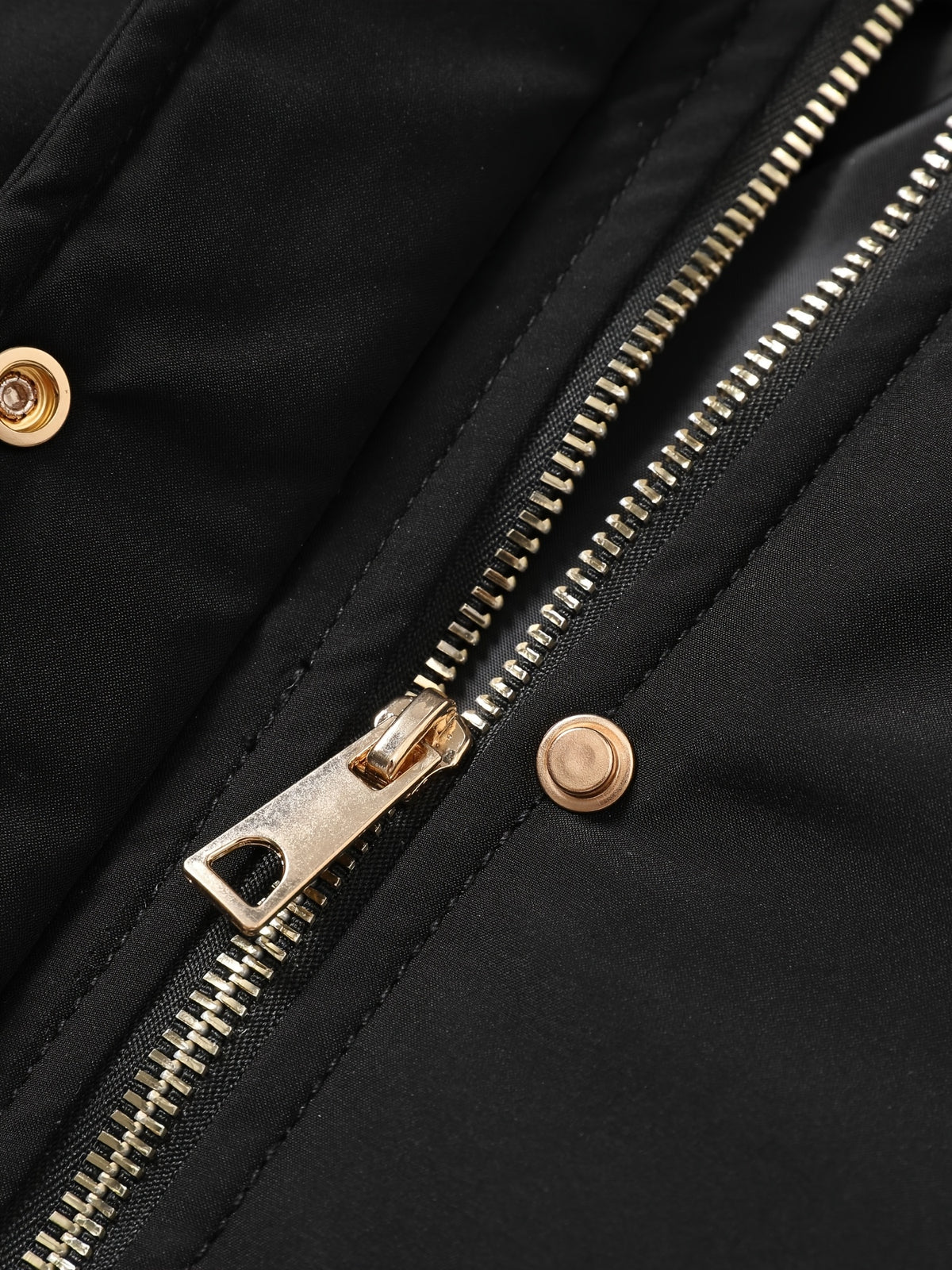 Veste grande taille, coupe oversize, longueur midi, capuche, vue de profil