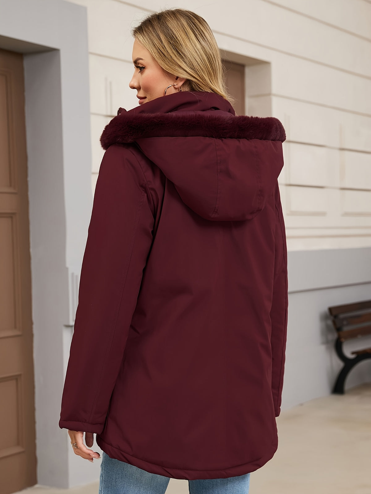 Veste grande taille, coupe oversize, longueur midi, capuche, vu de dos